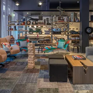 Moxy Stratford Hotel