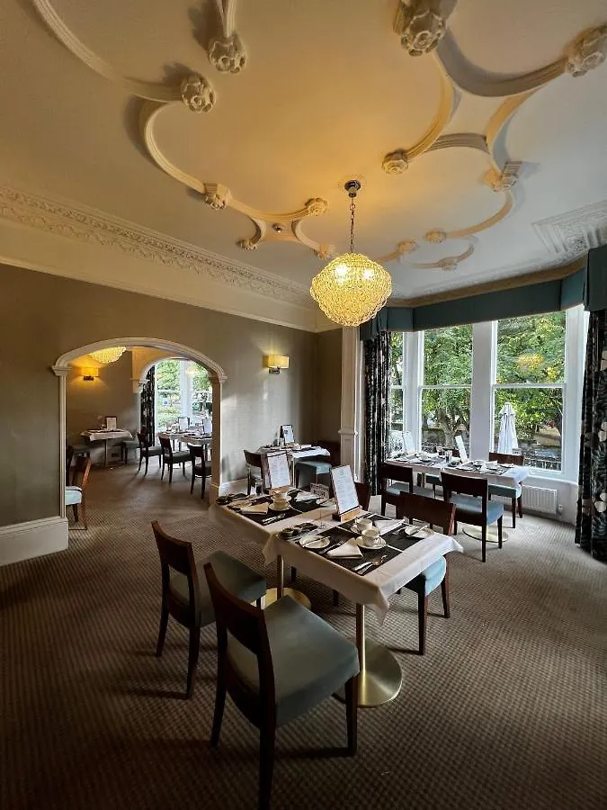 Ascot House Hotel Harrogate 4*,